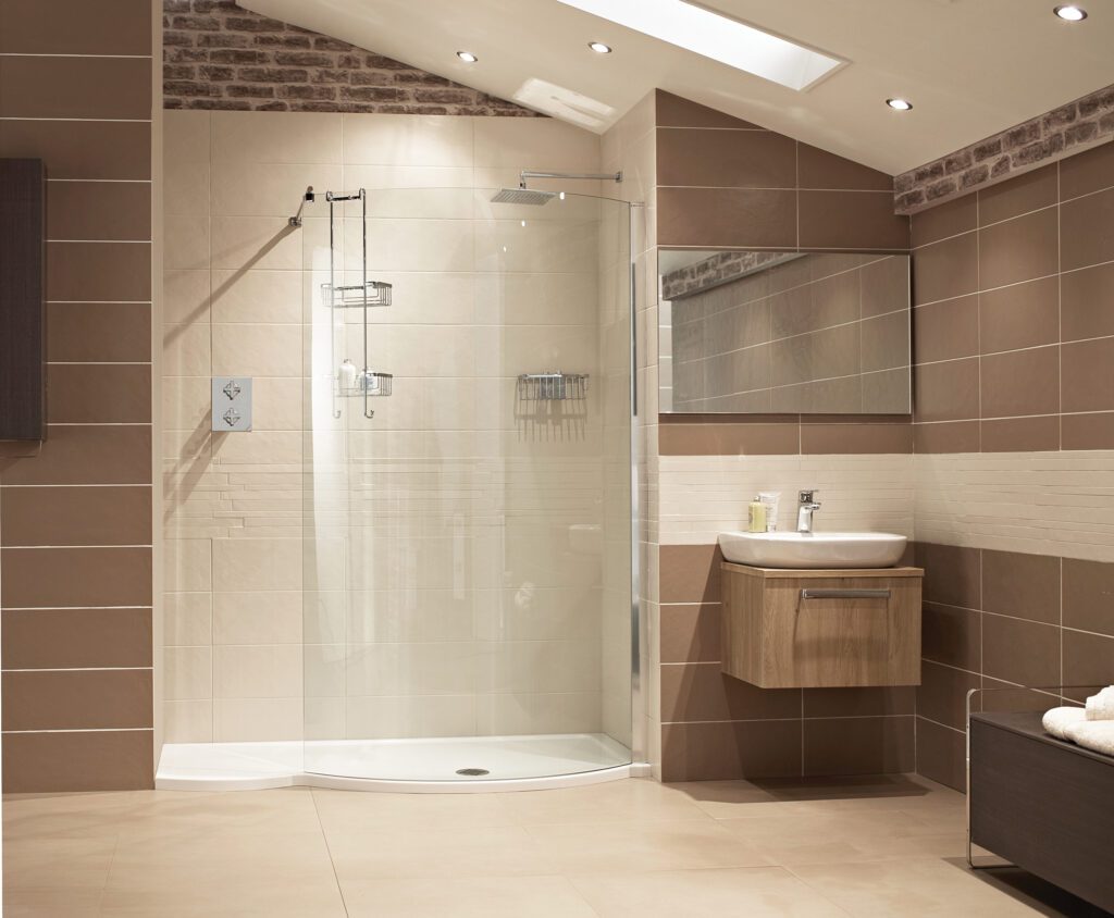 Ruby Walk-In Alcove